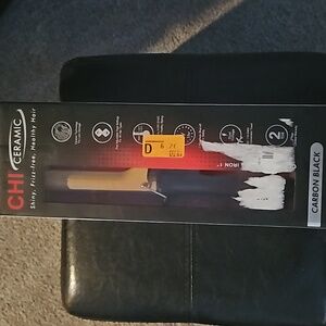 Iron Tite Hair Straightener - Black and Wood